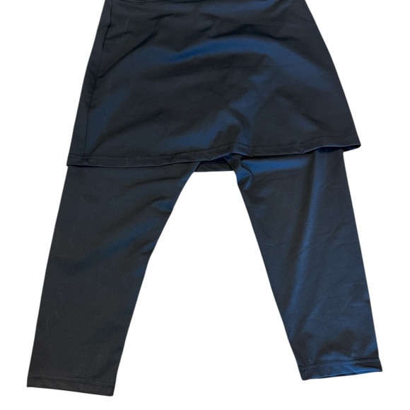 Chic Black Skirted Leggings - Picture 5 of 5